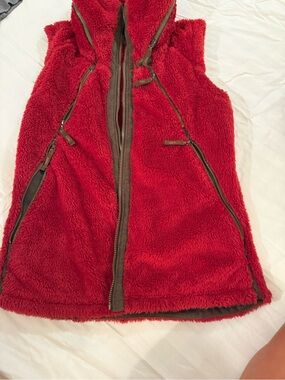 Kuhl Red Sherpa Fleece Vest